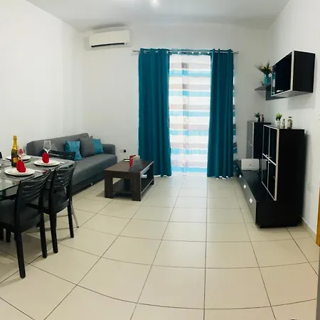 Splendor Apartment *